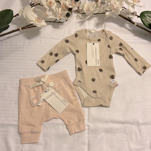 Newborn Bundles clothing’s - Picture 4 of 6